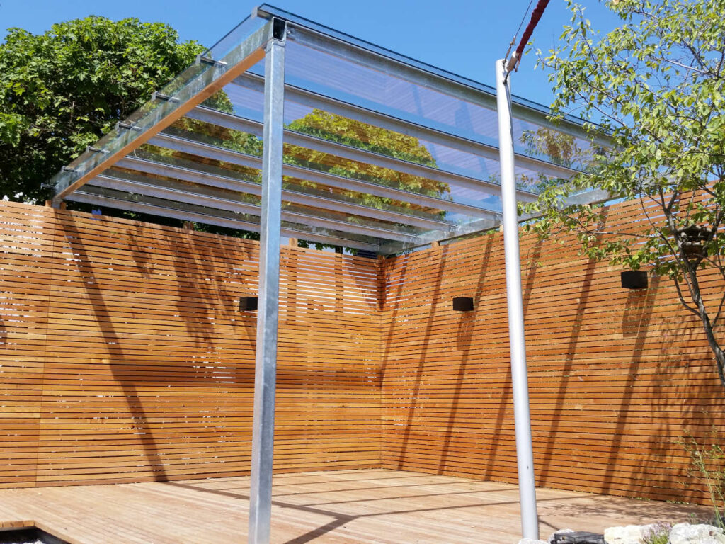Glasdach über Terrasse